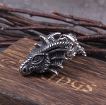 collier pendentif tete de dragon acier