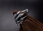 la bague patte de dragon avec des griffes